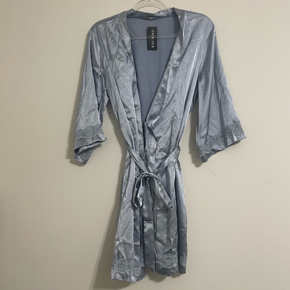 Baby Blue Robe - Picture 1 of 4